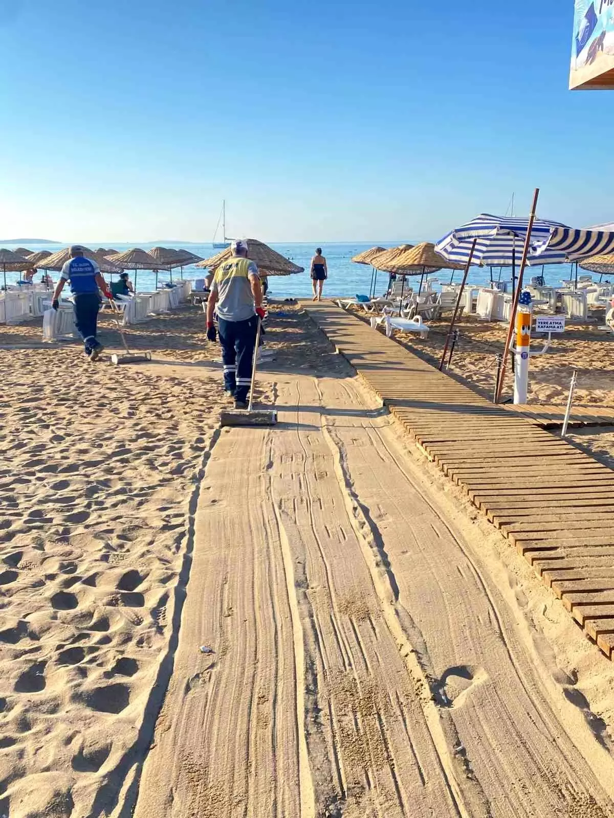 Didim'de Sahil Temizlik Çalışmaları Sürüyor