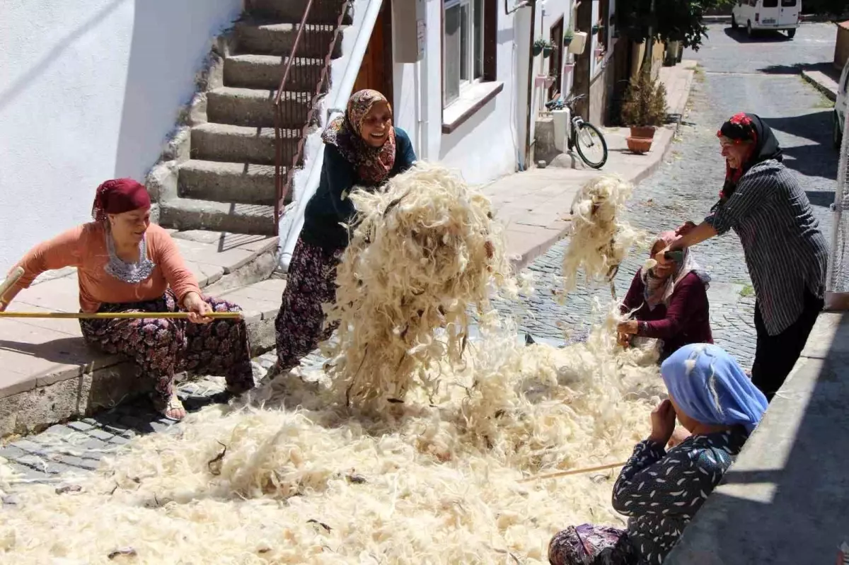 Amasya'da Yünler İmece Usulü Havalandırılıyor