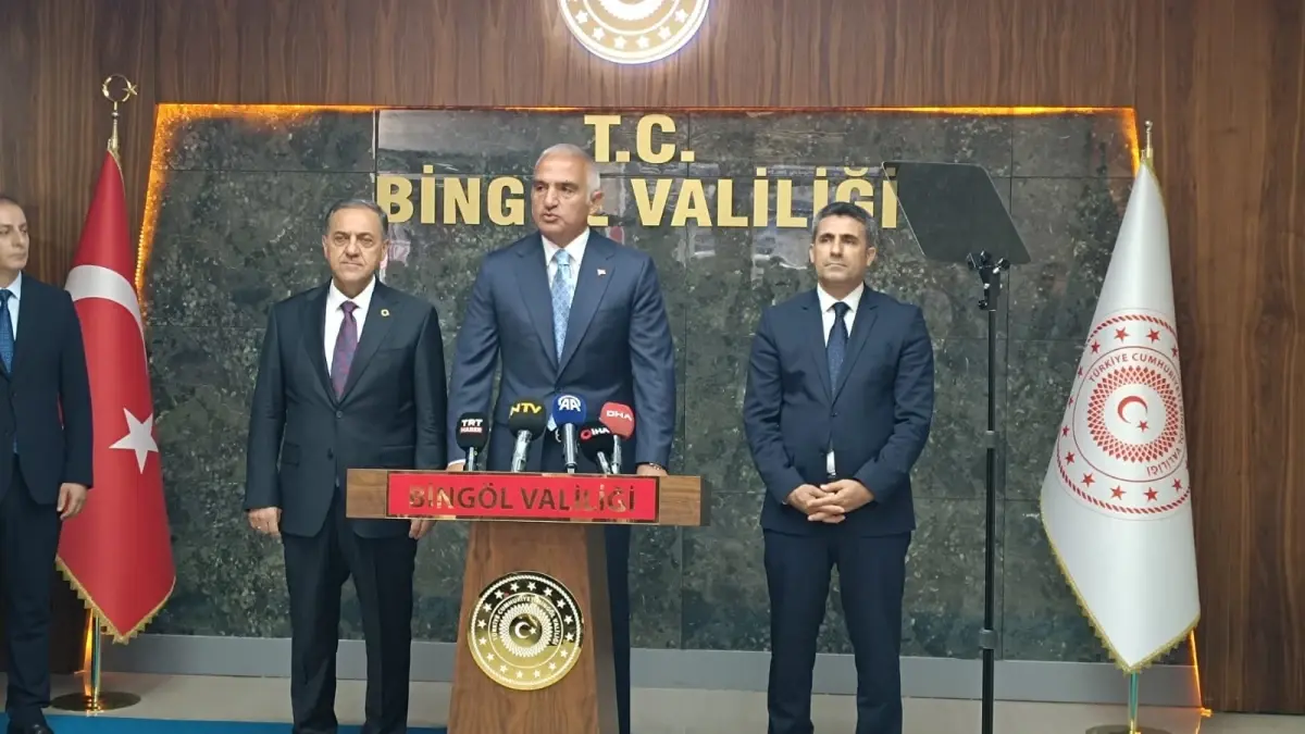 Bakan Ersoy: Sorunlarını çözmüş Türkiye, kalkınmış, refahını artırmış bir Türkiye demektir