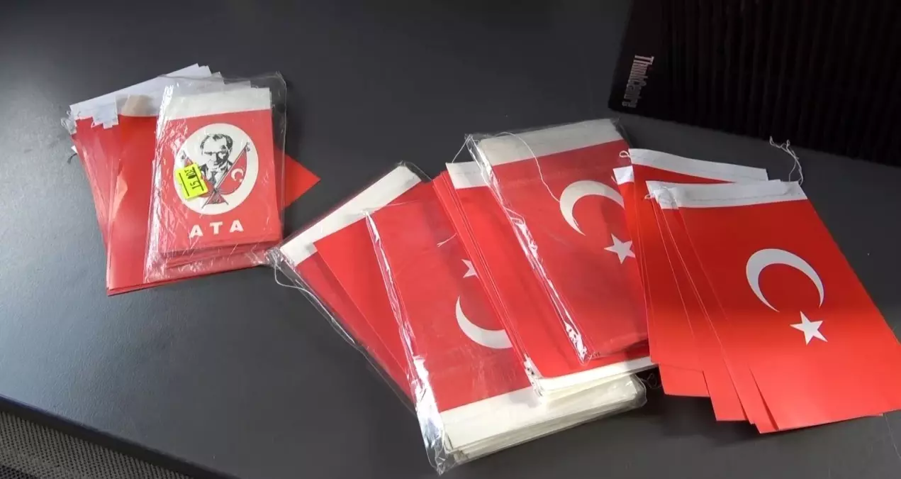 Türk Bayrağıyla duygu sömürüsü yapan 4 kadın suçüstü yakalandı