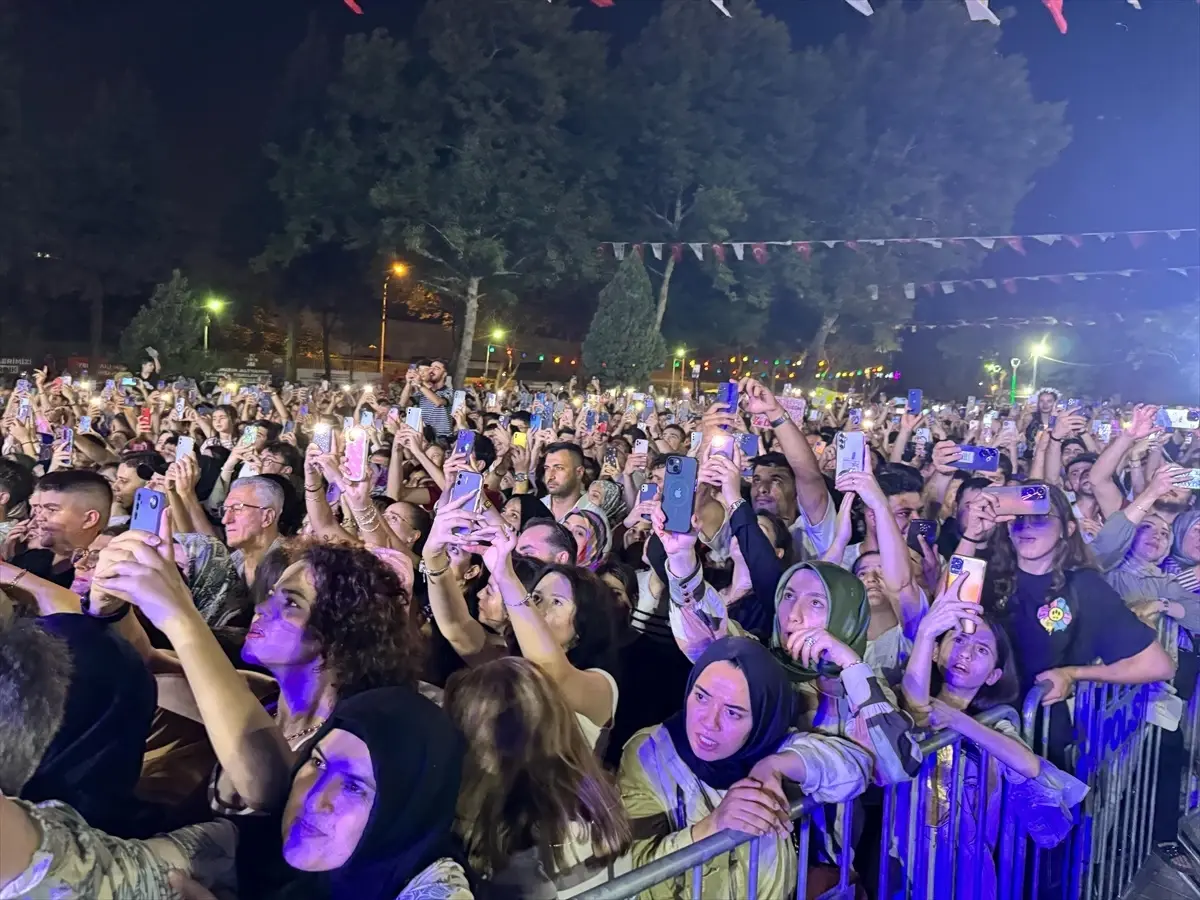 Kahramanmaraş Fuarı'nda Bayhan Coşkusu