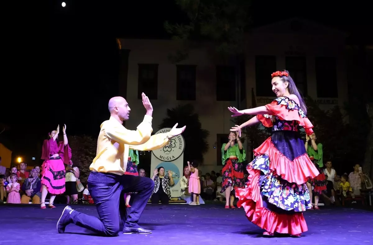 Menteşe'de Uluslararası Halk Dansları Şenliği