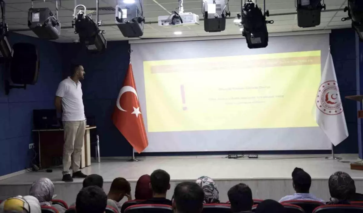 Muş'ta Evlilik Öncesi Eğitim Düzenlendi