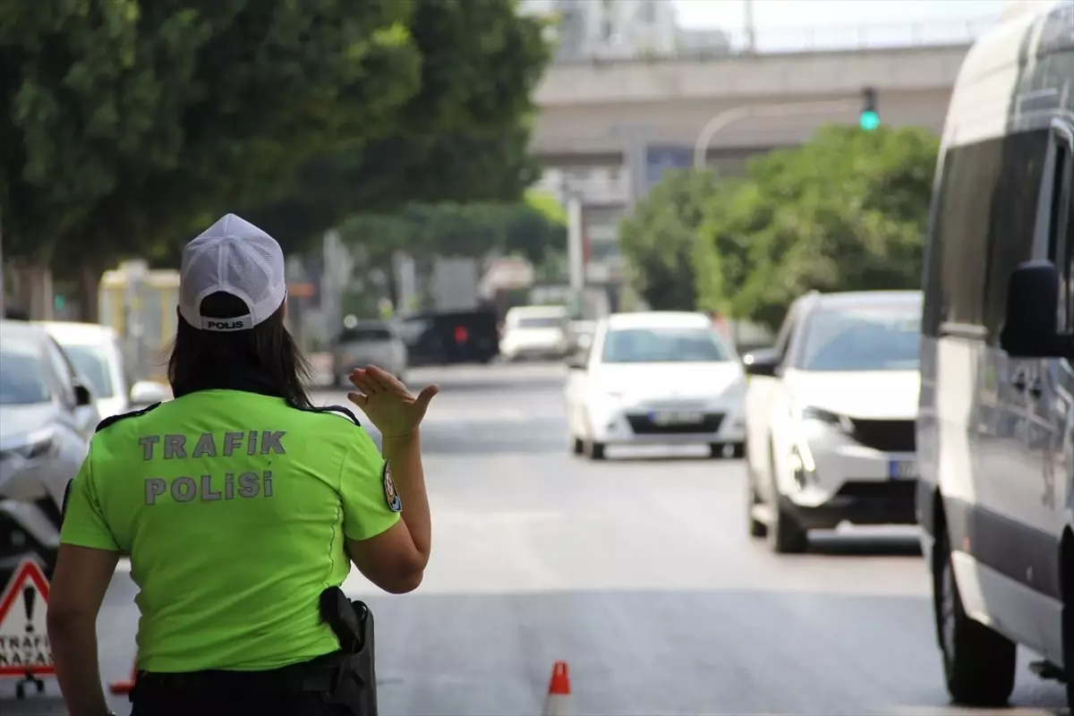 Antalya'da Trafik Denetimi: 16 Bin Sürücüye Ceza