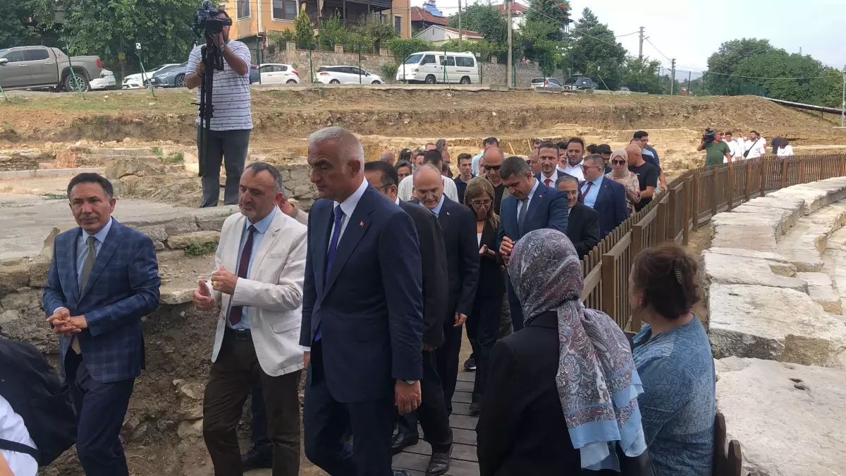 Bakan Ersoy Düzce'de
