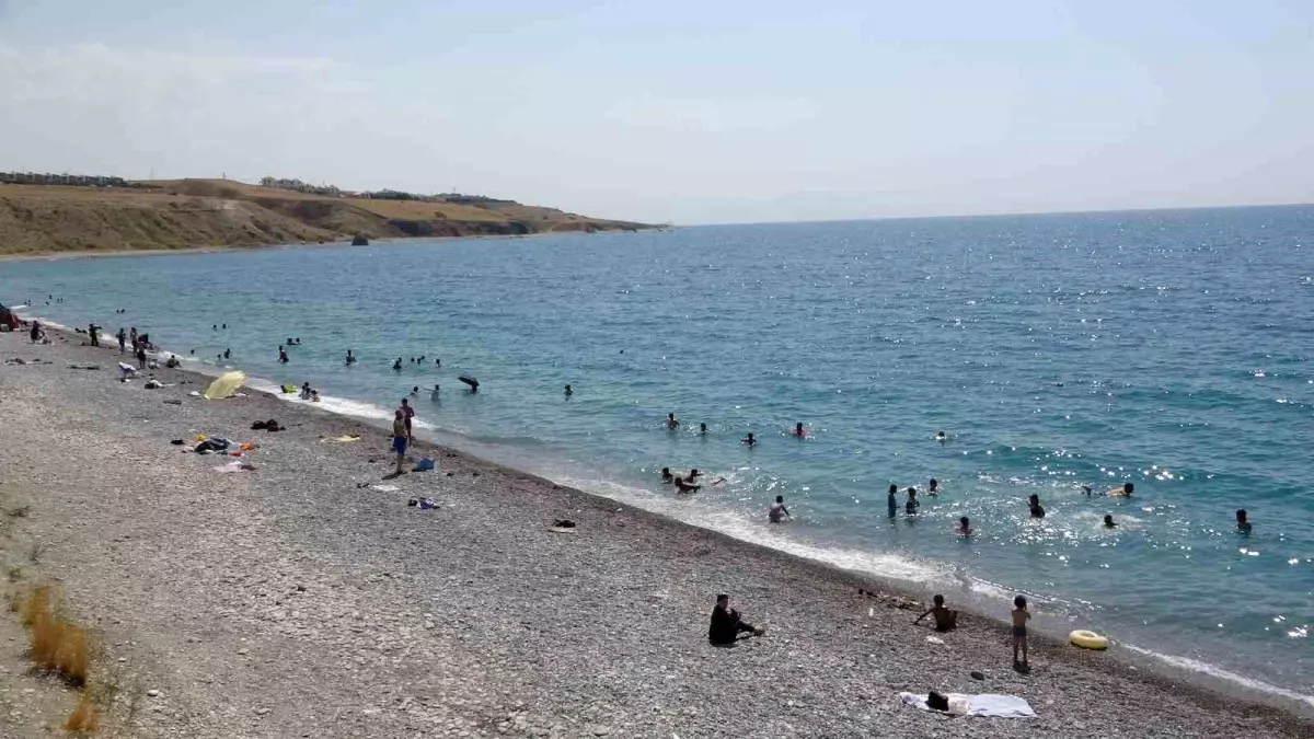 Türkiye'de ilk ve tek! Dermatologların önerdiği plaj doldu taştı