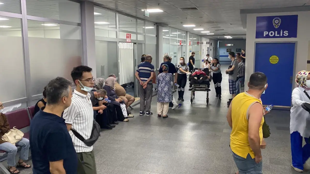 Tekirdağ'da 50 İşçi Gıda Zehirlenmesi Şüphesiyle Hastaneye Kaldırıldı