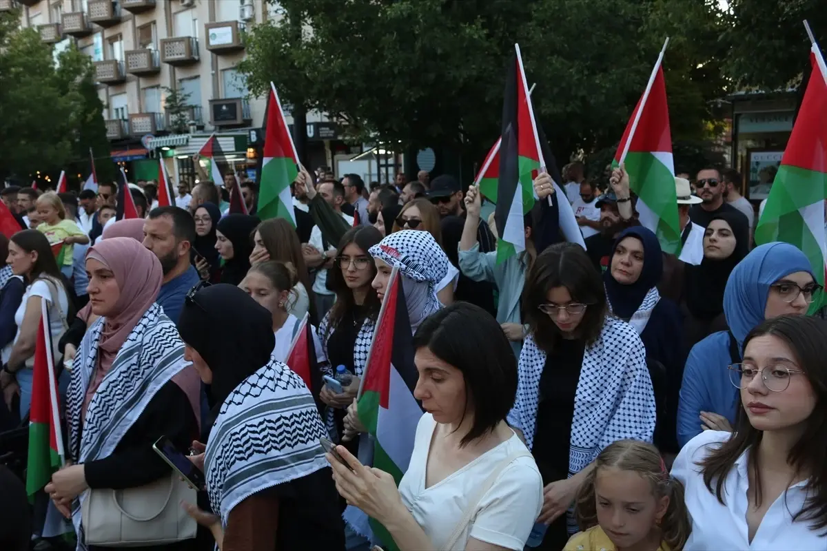 Priştine'de Gazze İçin Protesto