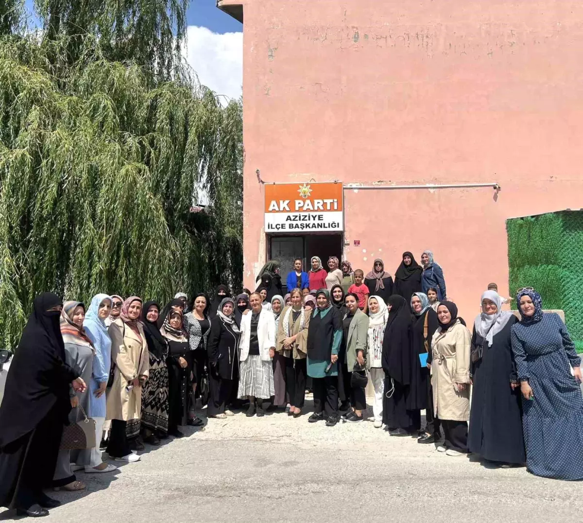 AK Parti Kadın Kolları Toplandı