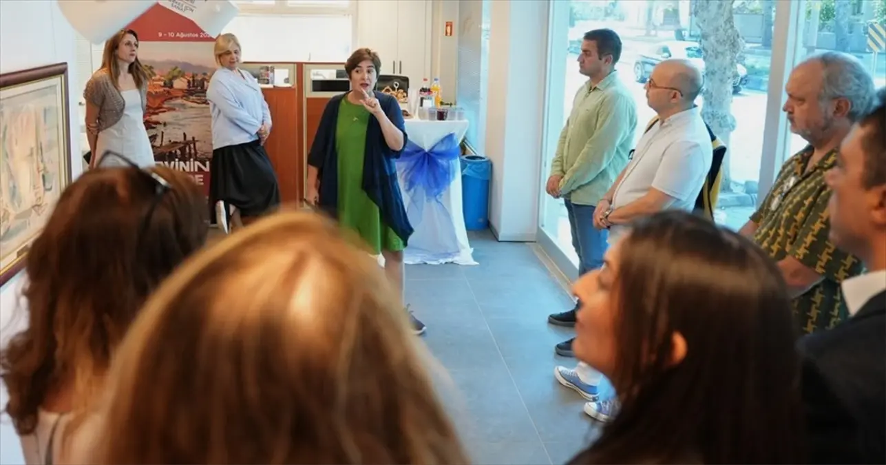 Gelibolu'da 'Mavinin İzinde' Sergisi Açıldı