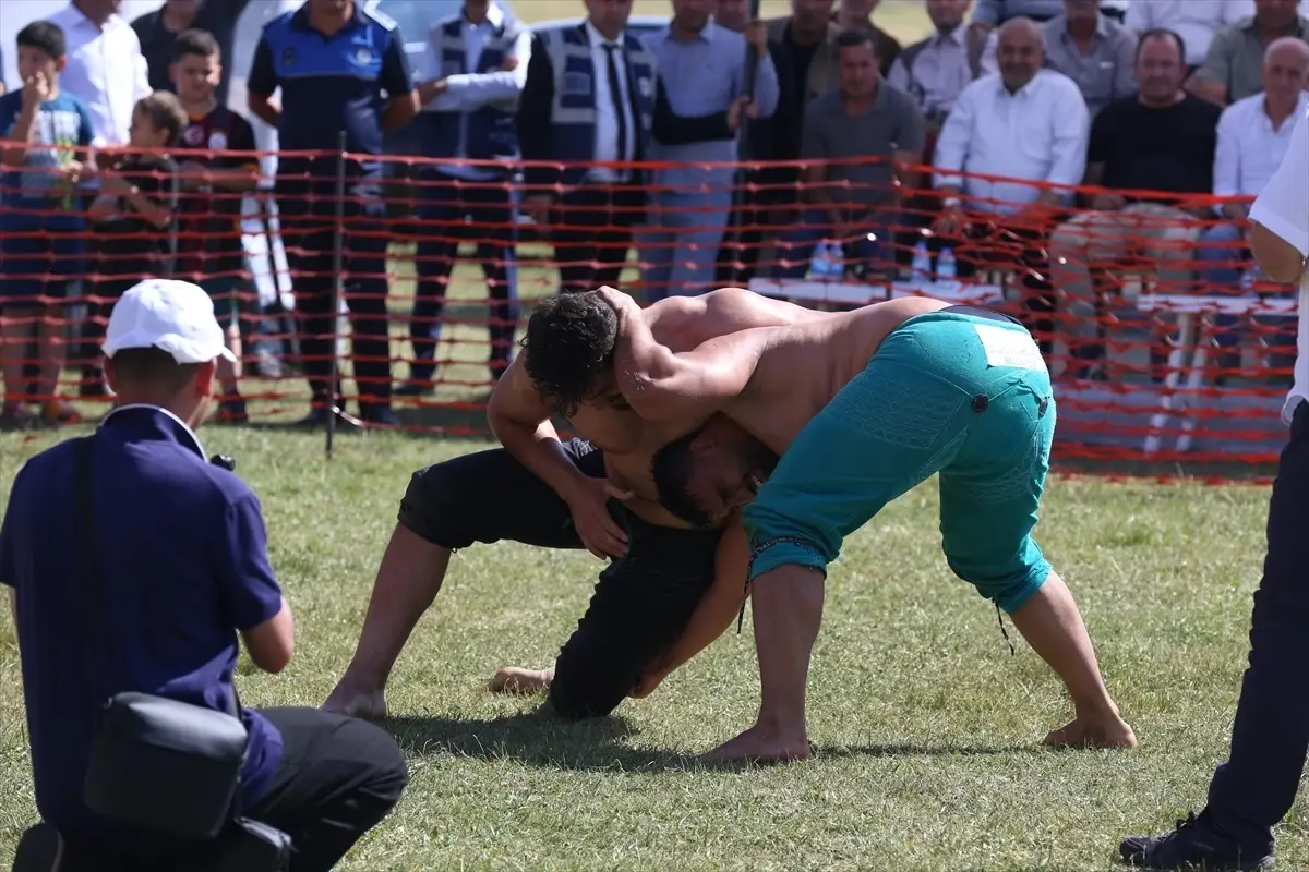Erzurum Ovası Güreşleri Yapıldı