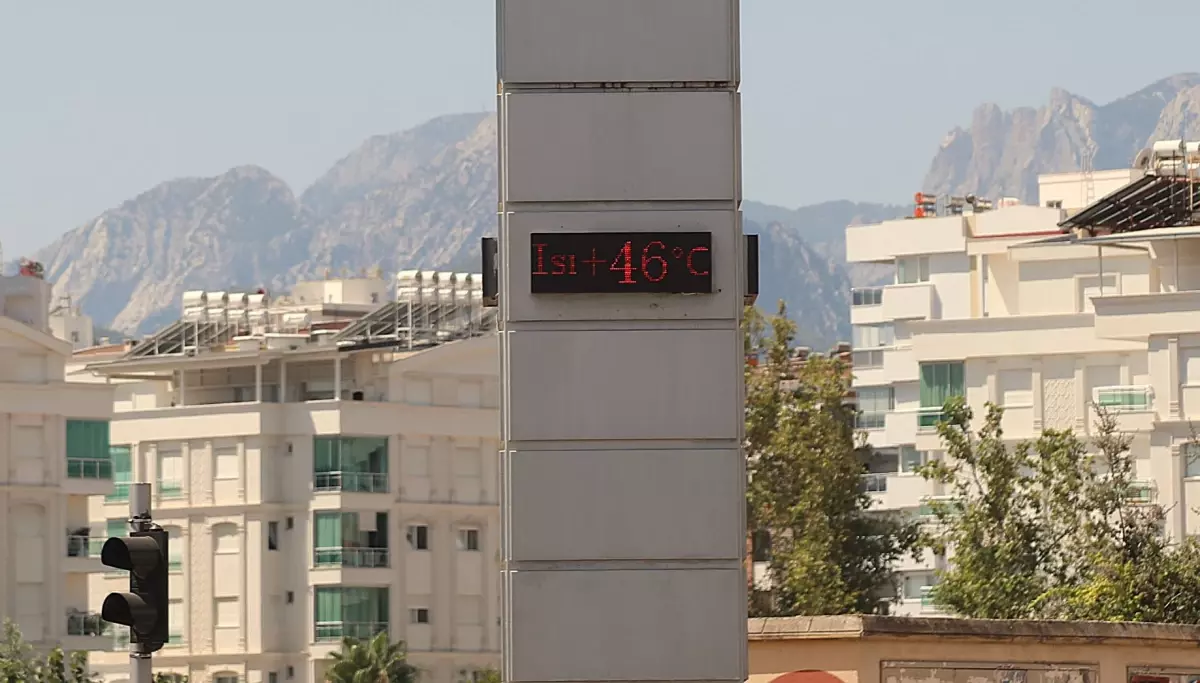 Antalya'da sıcaklık 43 dereceyi aştı