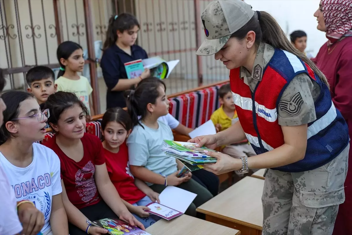 Diyarbakır'da Gezici Kütüphane Çocuklarla Buluşuyor