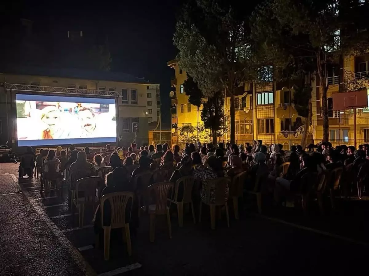 Çaykara'da Yazlık Sinema Günü