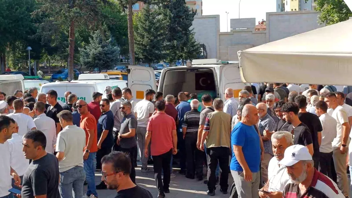 Kocasinan'da Eşinden Cinnet: 2 Çocuk Annesi Hayatını Kaybetti
