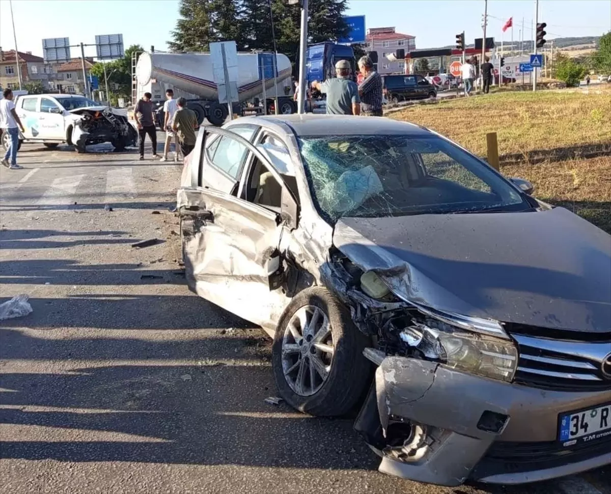 Ladik'te Trafik Kazası: 4 Yaralı