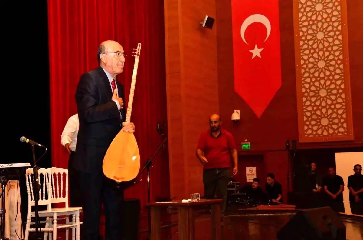 Neşet Ertaş Heykelinin Yeri Değiştirilsin Çağrısı