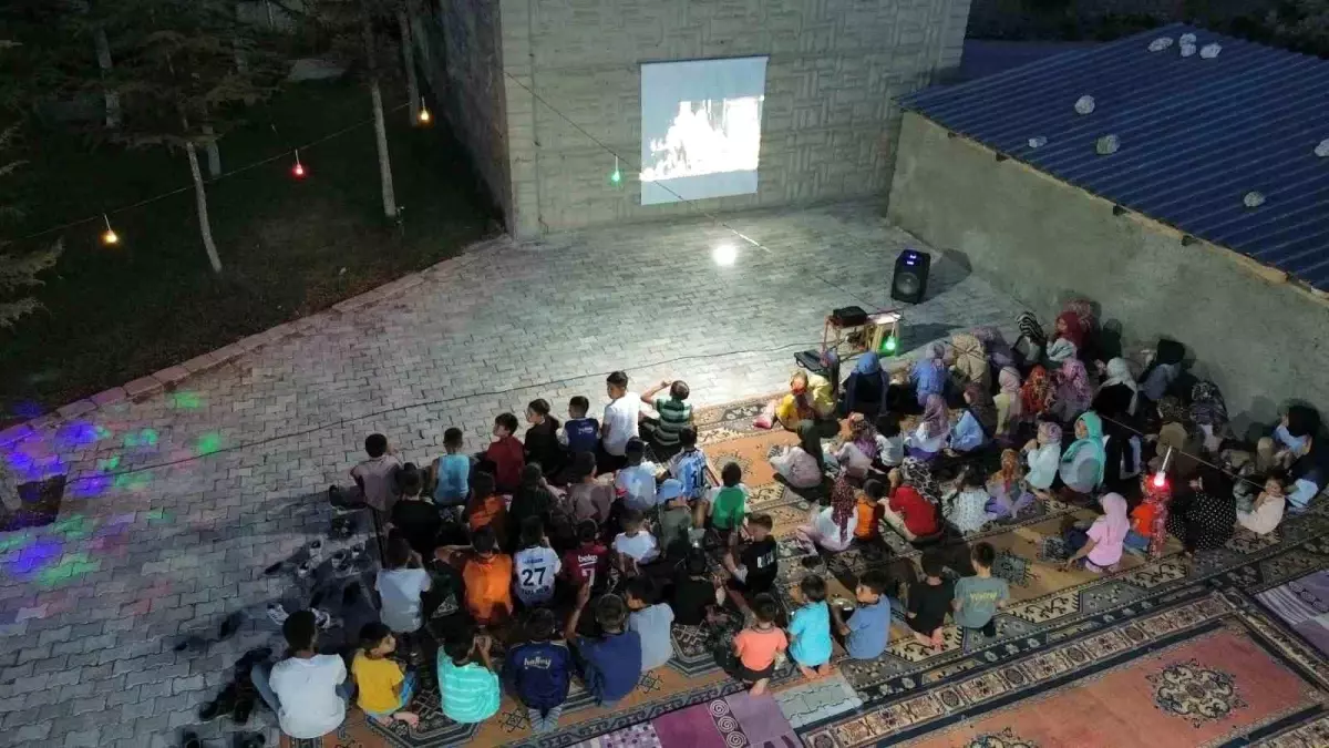 Çulfa Köyü'nde Geleneksel Sinema Etkinliği