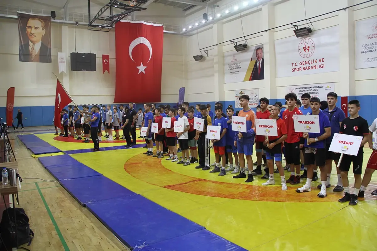 Kula'da Türkiye Güreş Şampiyonası