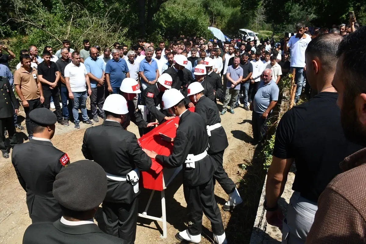 Şehit Uzman Çavuş Selami Acımaz Defnedildi