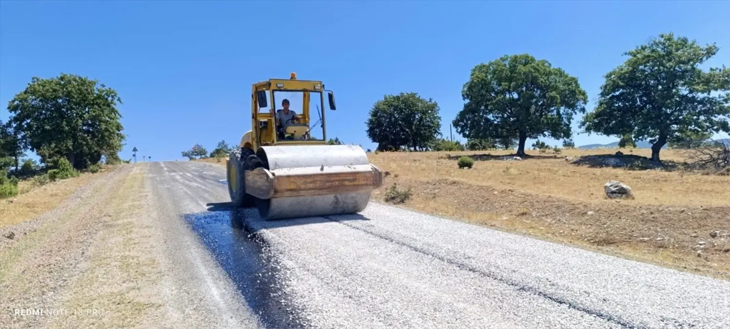 Nallıhan'da Asfalt Çalışmaları Devam Ediyor