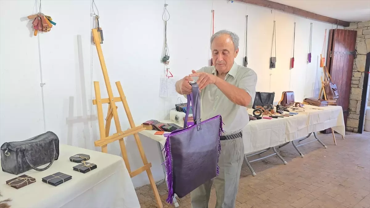 Datça'da 'Deriden Sanata' Sergisi Açıldı