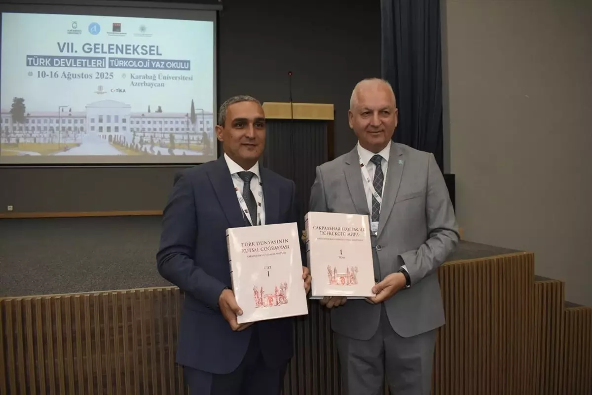 Karabağ'da Türkoloji Yaz Okulu Açıldı