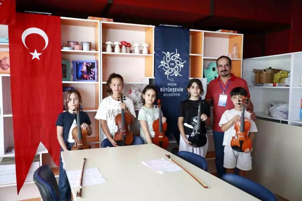 Aydın'da Ücretsiz Keman Kursları Çocukların Sanatsal Gelişimine Katkı Sağlıyor
