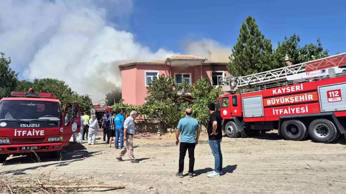 Kayseri'de Depo Yangını