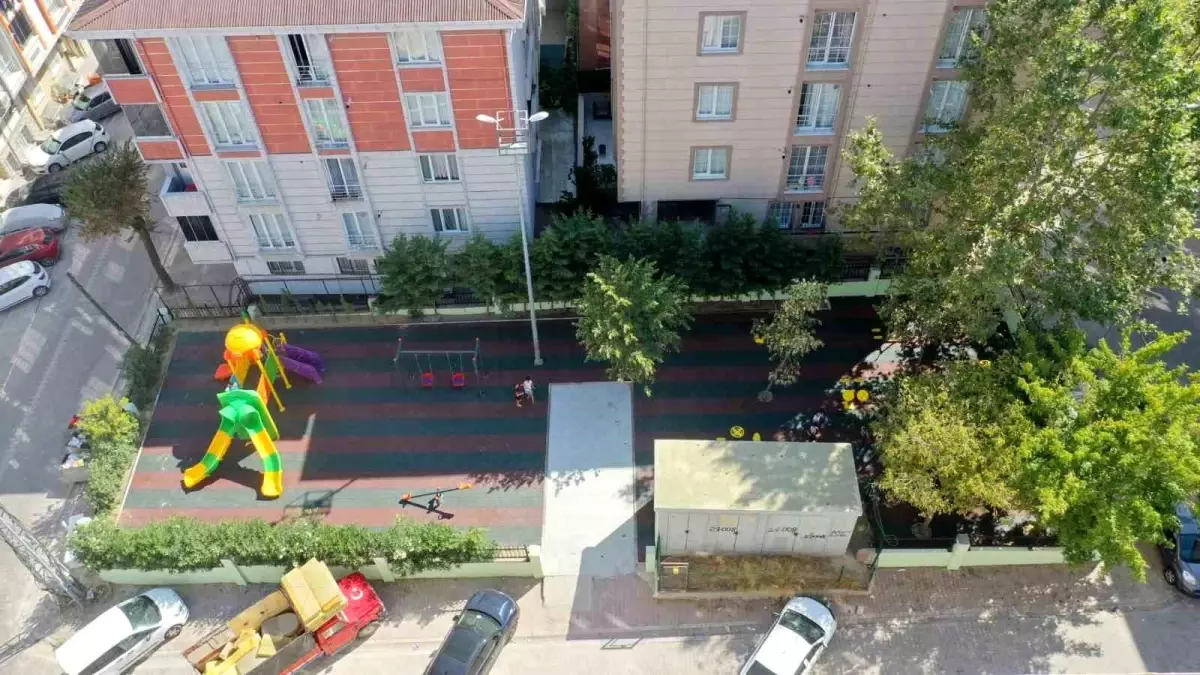 Esenyurt'ta Karanfil Parkı Modern Görünüme Kavuştu