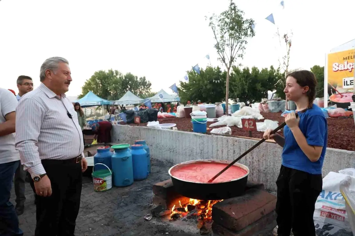 Melikgazi Belediyesi'nden Salça Günleri Etkinliği