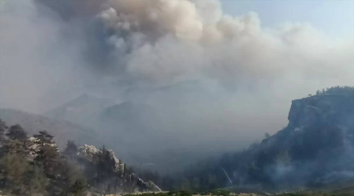 Silifke'de Orman Yangını: Müdahale Sürüyor