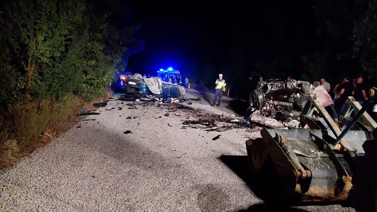 Çanakkale'de Trafik Kazası: 6 Ölü