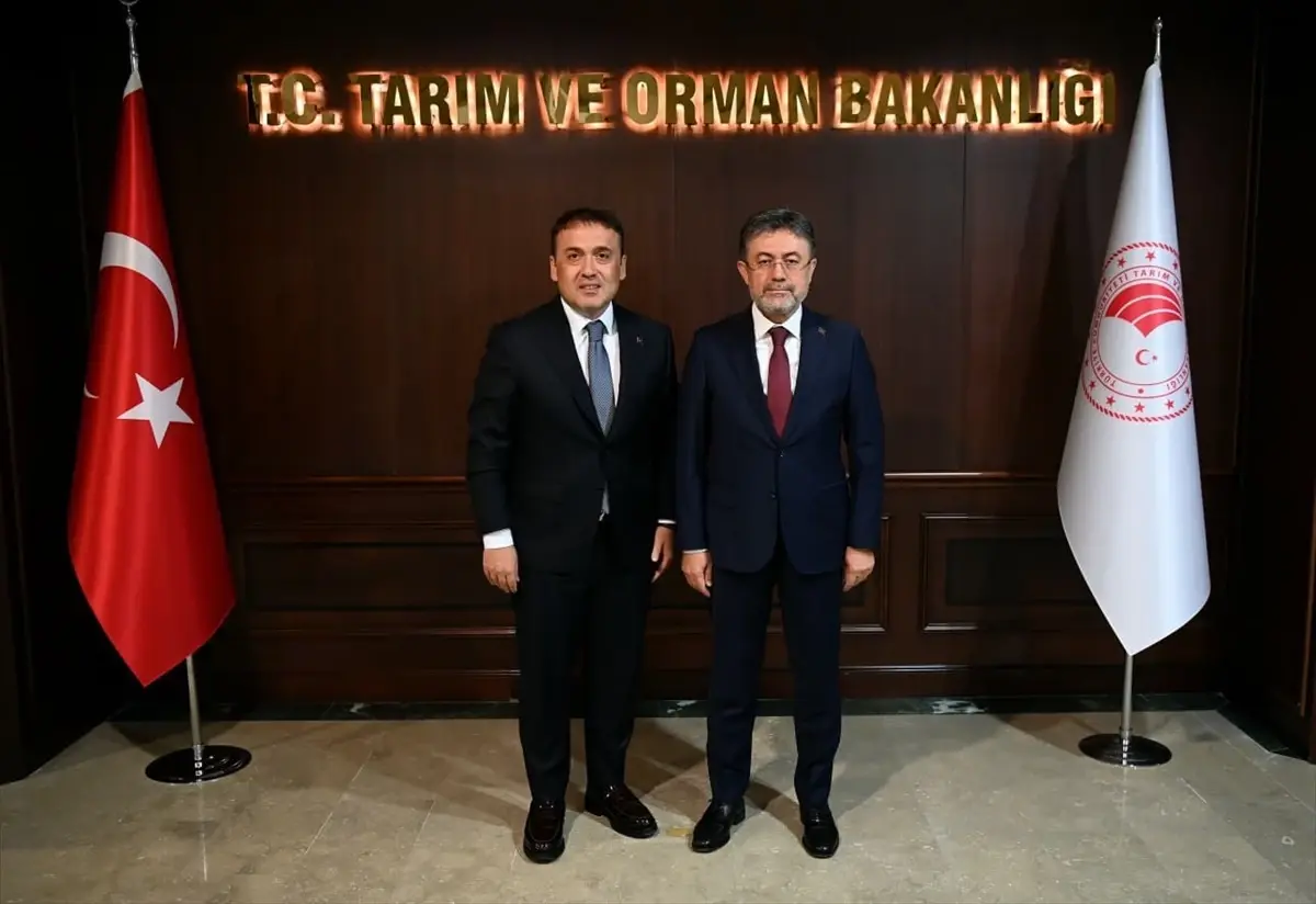 Vali Sözer, Bakan Yumaklı'yı Ziyaret Etti