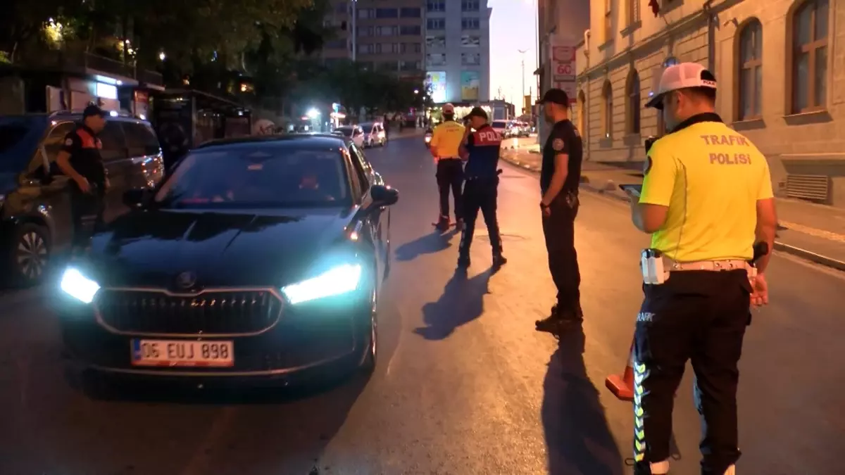 Kadıköy'de Helikopterli Huzur Denetimi