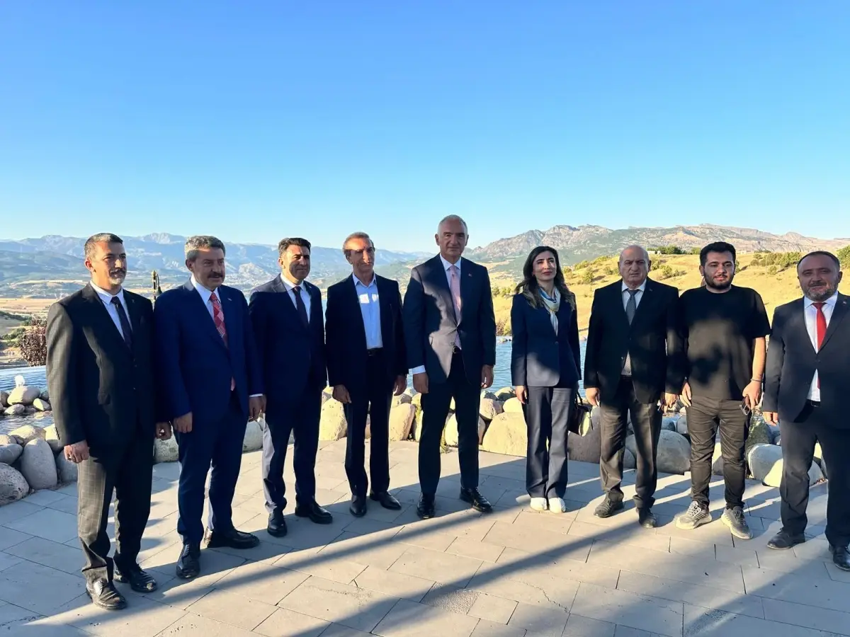 Bakan Ersoy Tunceli'de Cemevi'ni Ziyaret Etti