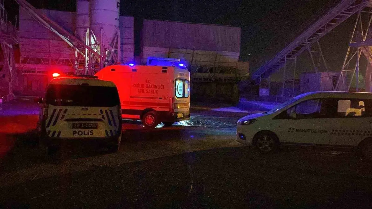 Kayseri'de Şoför Çimento Kamyonunda Hayatını Kaybetti