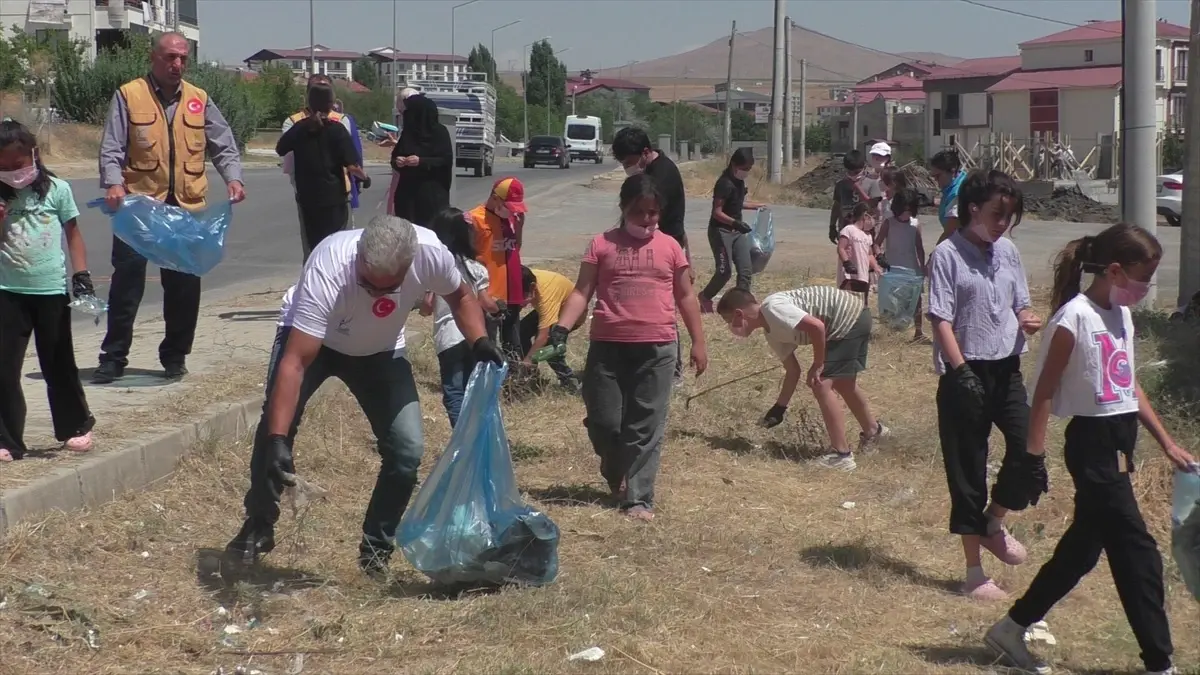 Çocuklar Van Gölü İçin Temizlik Yaptı