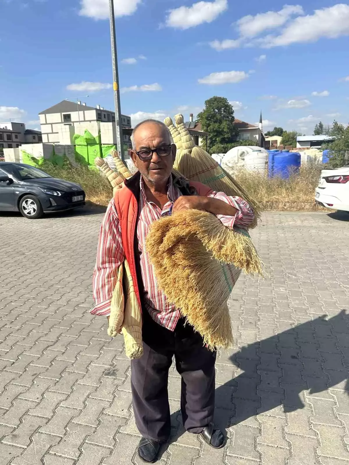 56 Yıldır Süpürge Satan Sami Turna