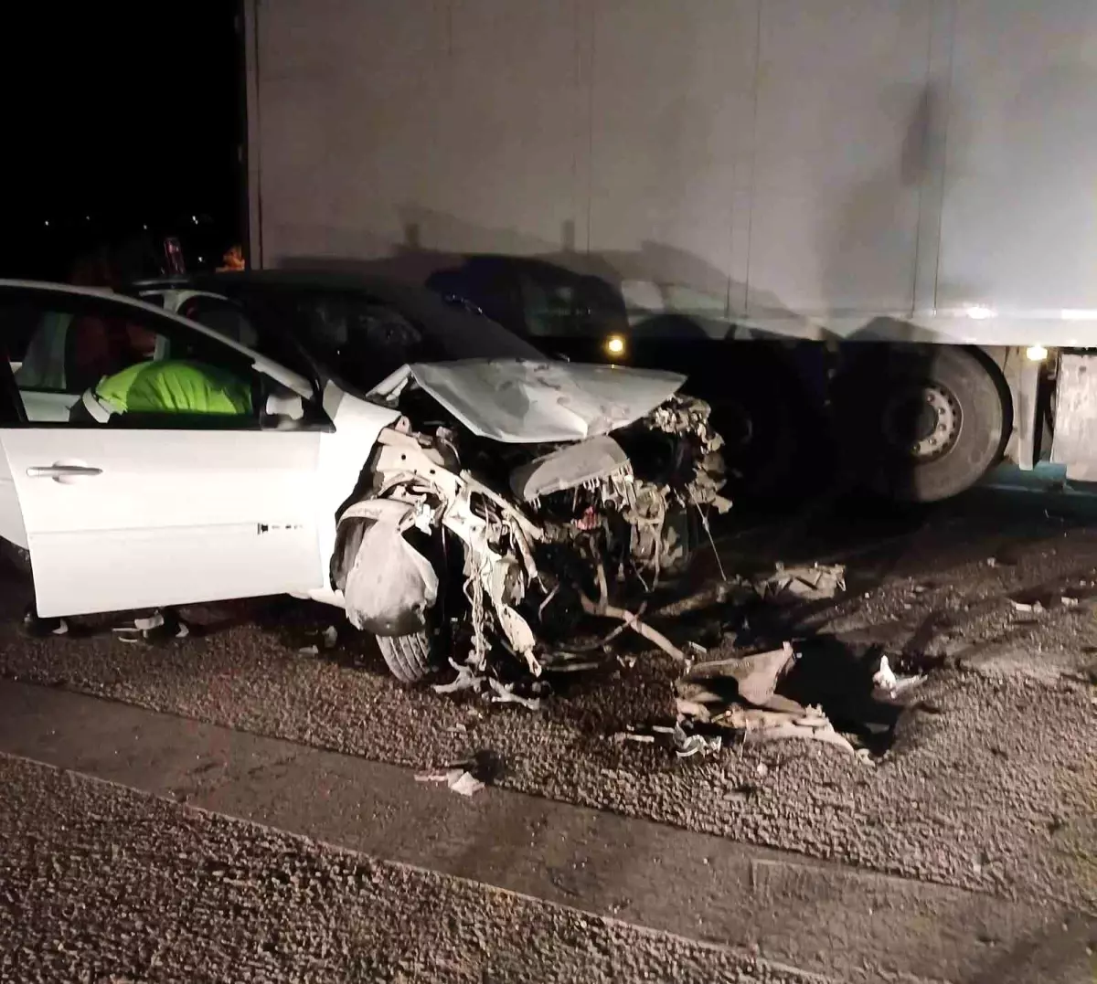 Malatya'da Tır-Otomobil Kazasında 3 Yaralı