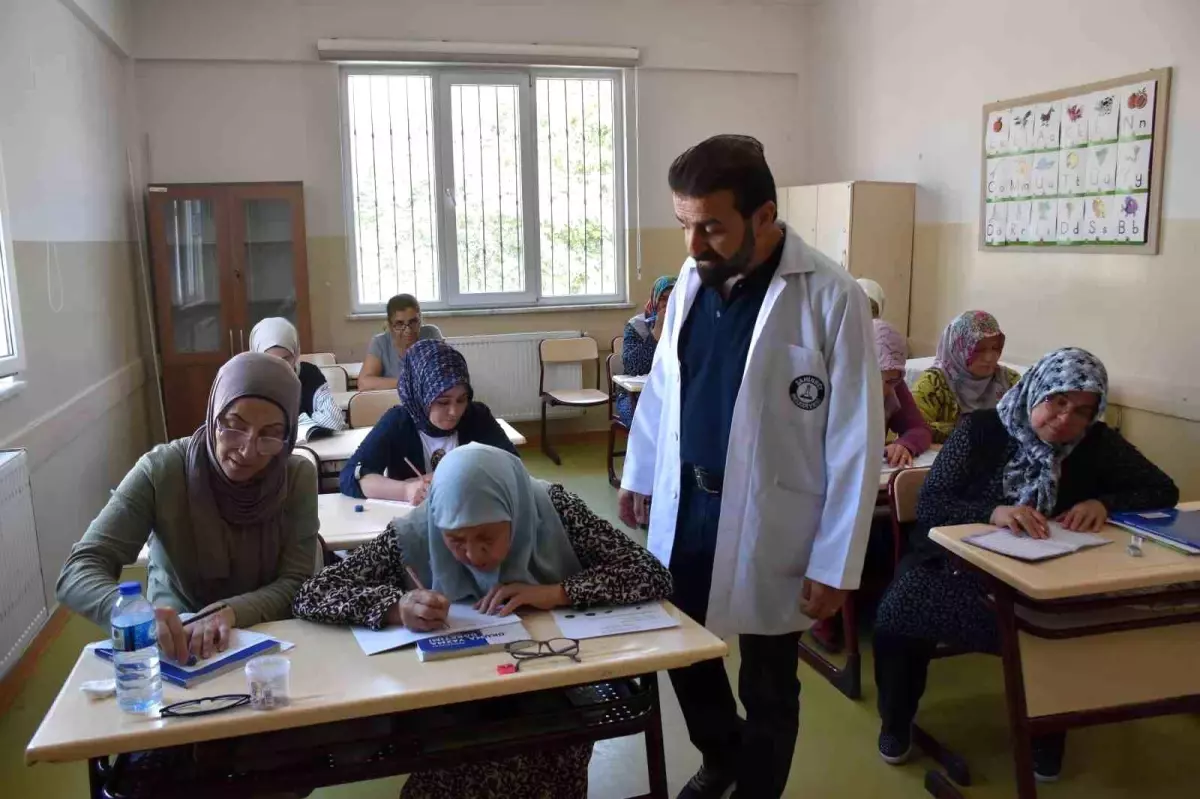 Şahinbey'de Kadınlara Okuma Yazma Kursu İmkanı