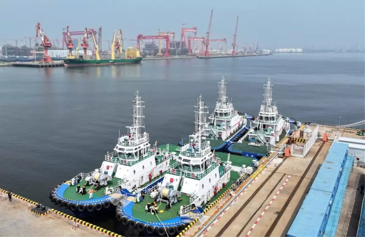 Tianjin'de Elektrikli Römorkörler Hizmete Girdi