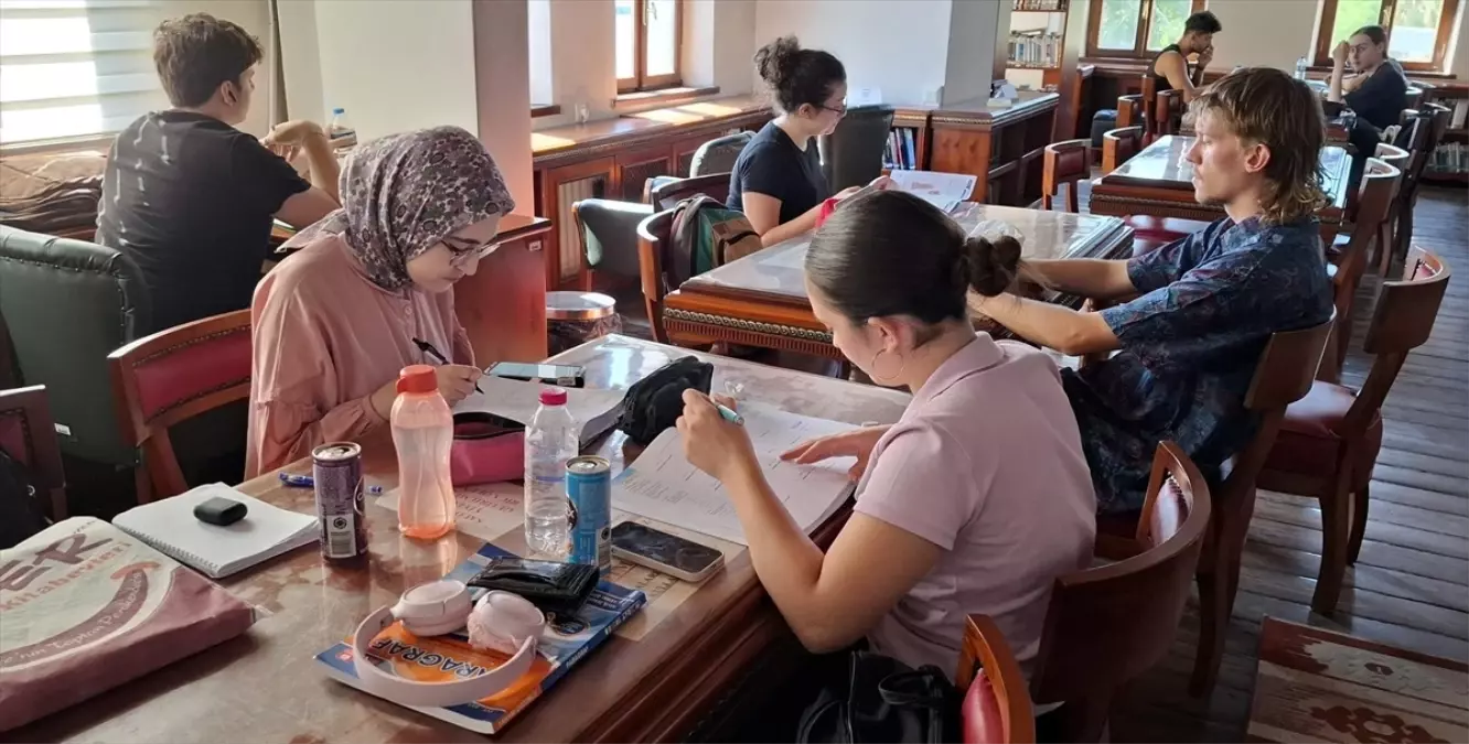 Sinop Kütüphanesi Yazın da Yoğun