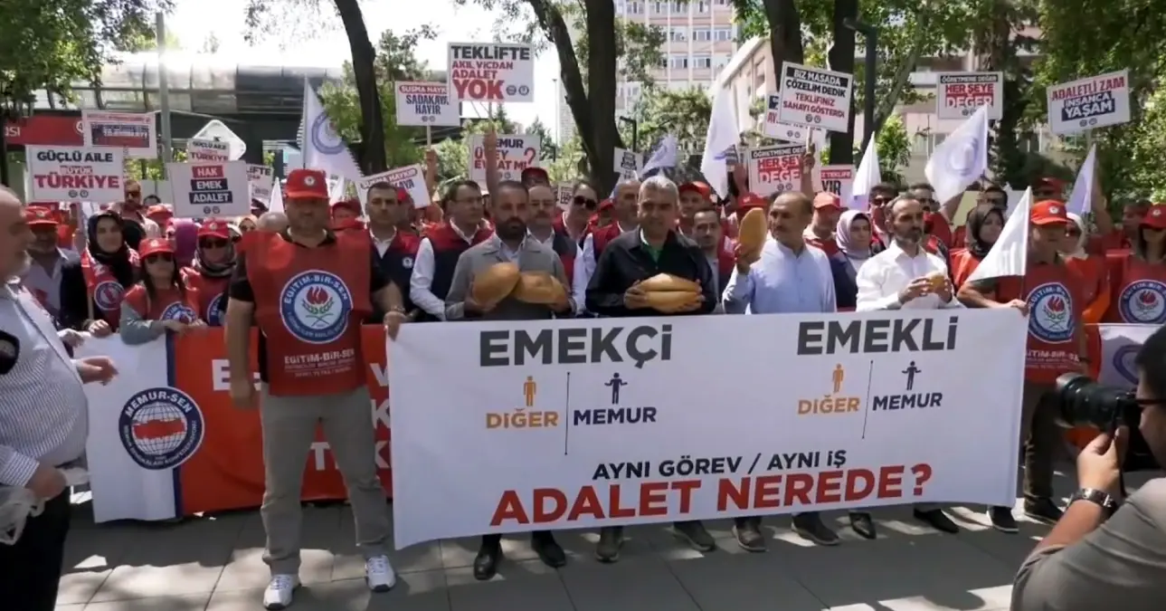 Eğitimcilerden Zam Protestosu