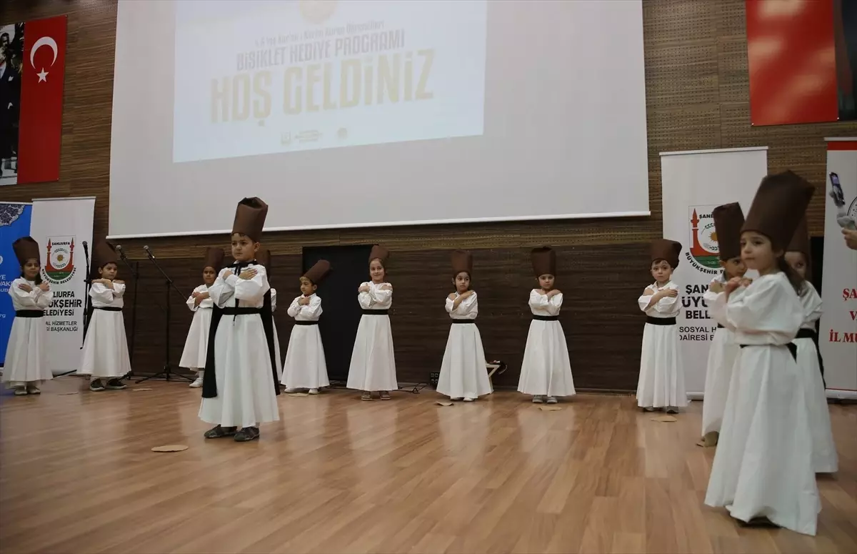 Kur'an Kursu Öğrencilerine Bisiklet Dağıtımı
