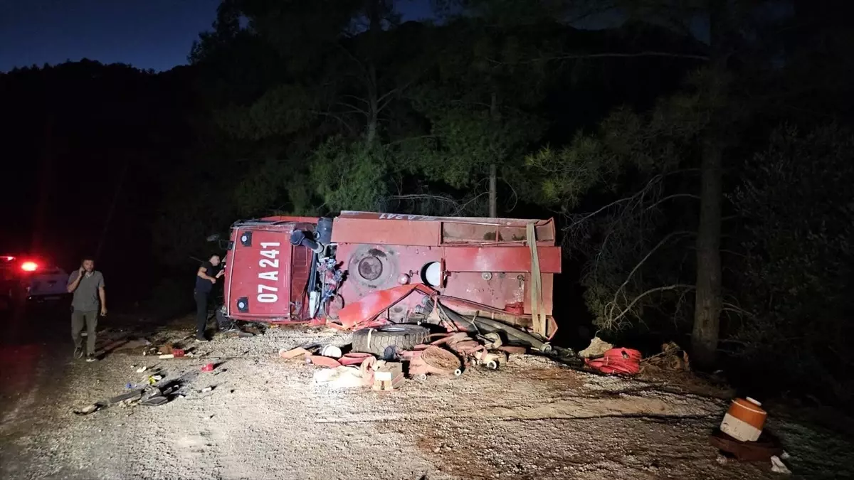 Antalya'da Arazöz Devriği: 2 Yaralı