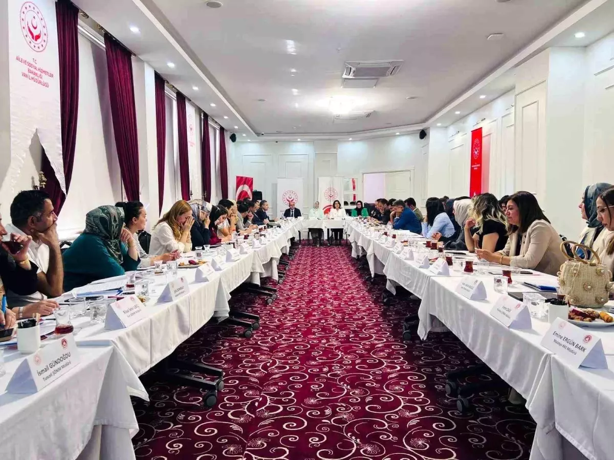 Van'da Kadın Hizmetleri İstişare Toplantısı