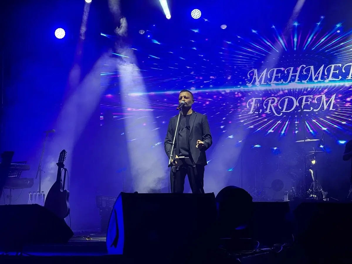 Mehmet Erdem Kahramanmaraş Fuarı'nda Konser Verdi
