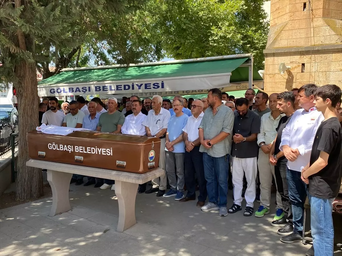 Yumurta Kabuğu Sanatçısı Hamit Hayran Defnedildi