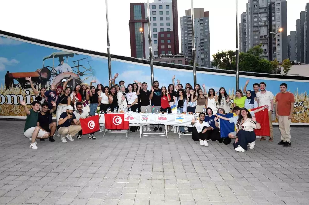 Osmangazi'de Gençlik Kültür Panayırı: Farklı Kültürler Bursa'da Buluştu